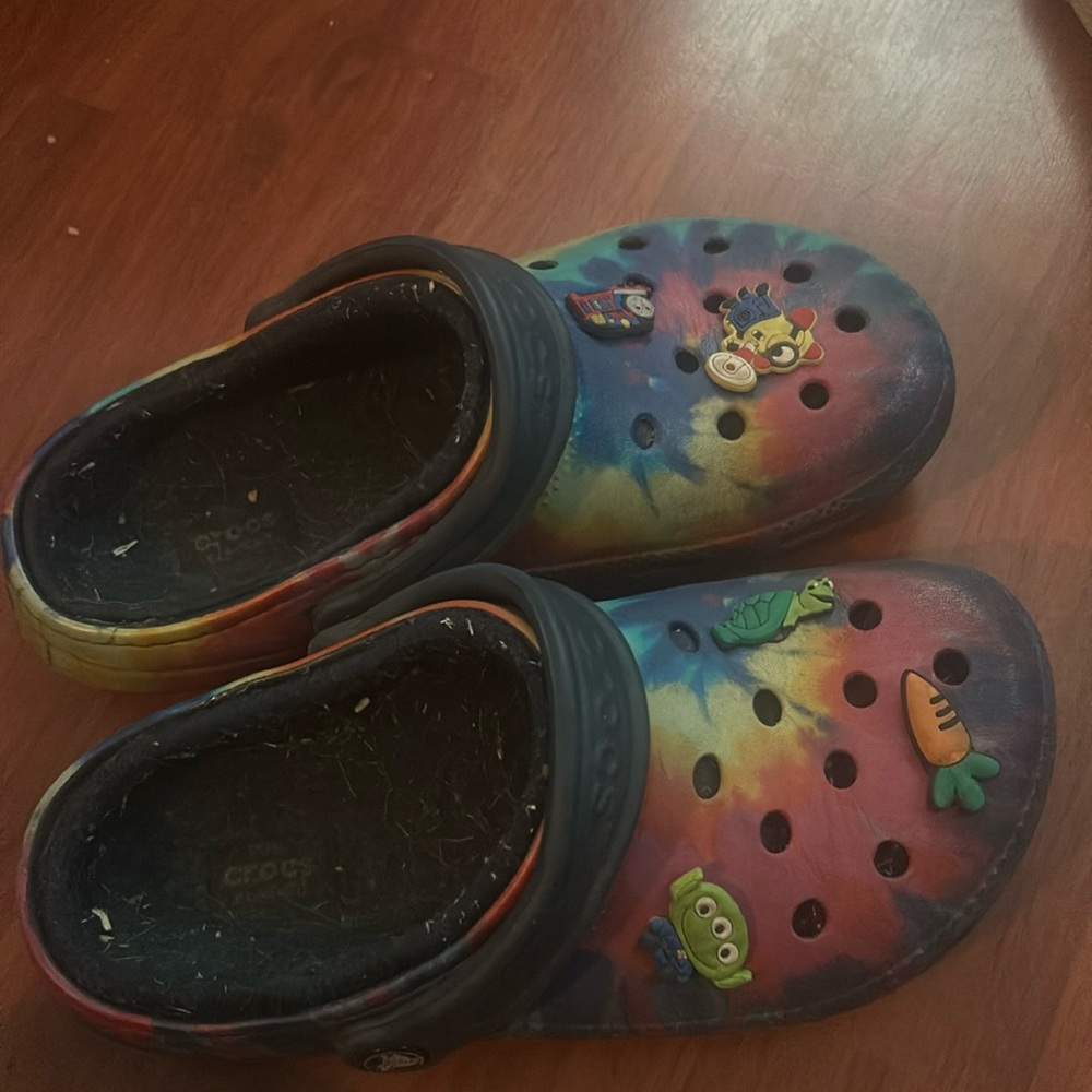 used crocs with jibits